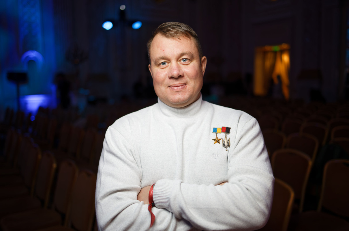 Герой України, колишній керівник тактичної групи Адам Євген Межевікін. Лауреат УП100 у категорії Захисники