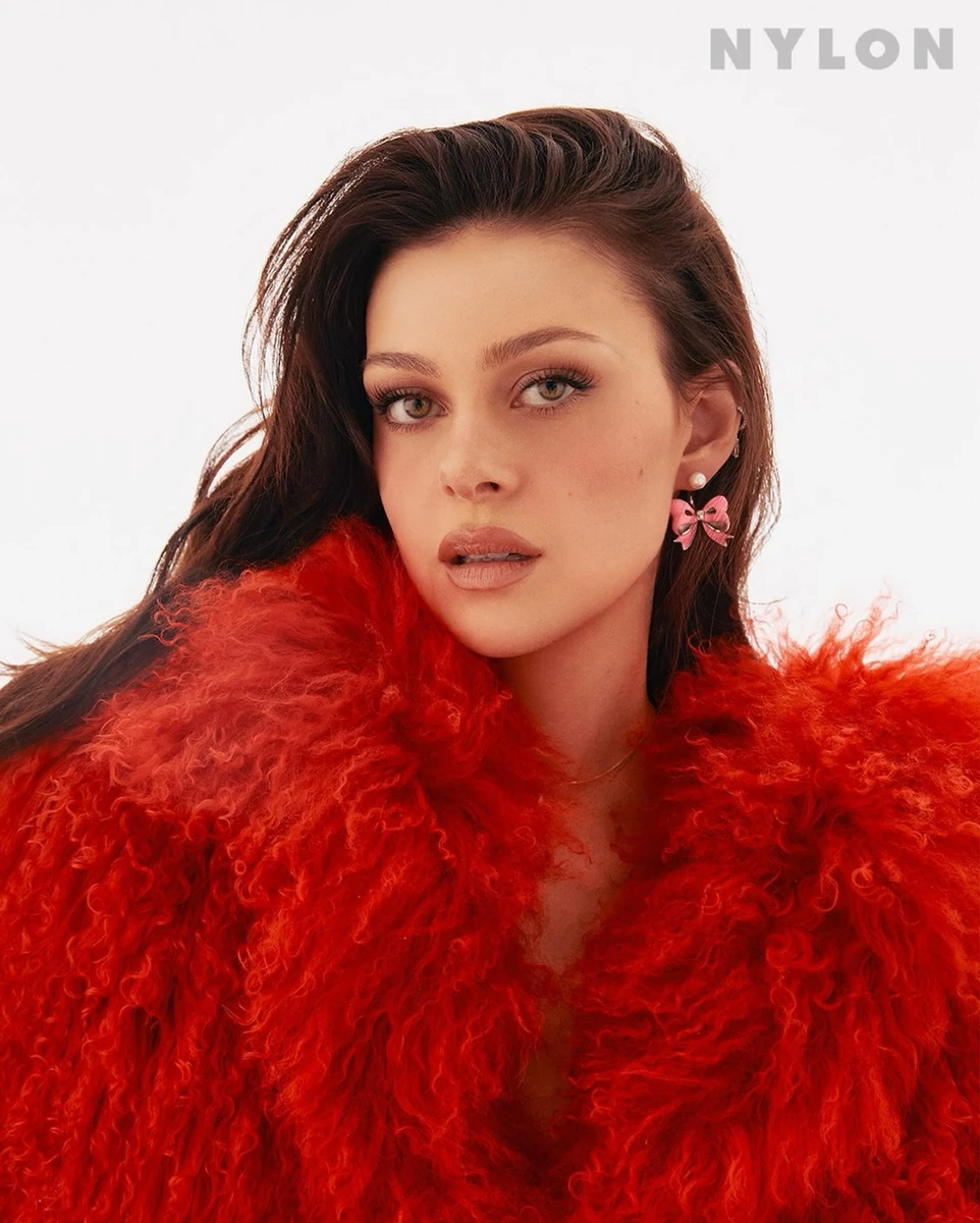 До речі, за останні кілька років Нікола кілька разів кардинально змінювала імідж