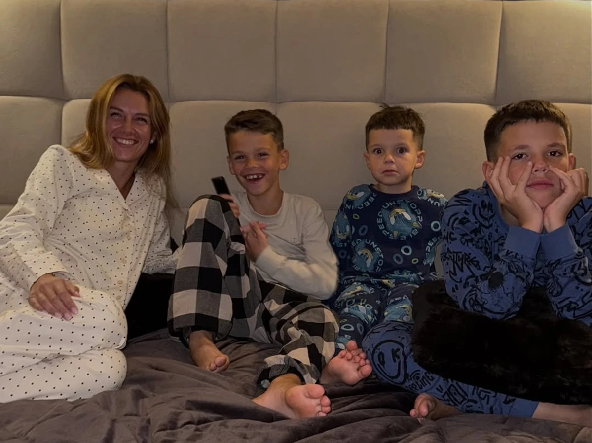 Дружина Решетніка показала, як вкладала синів спати