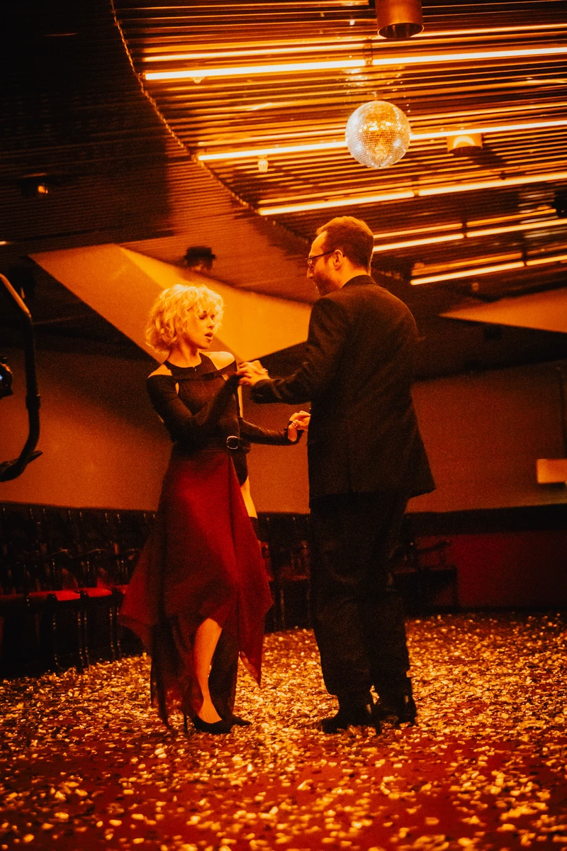 Міша Крупін і Маша Кондратенко випустили кліп Мадам