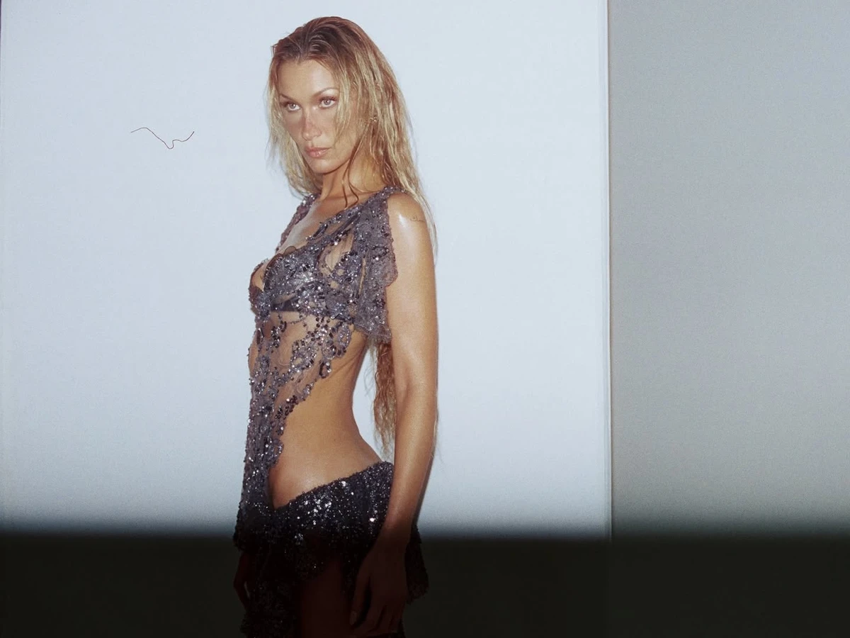 Белла Хадід показала модельне тіло у звабному луці