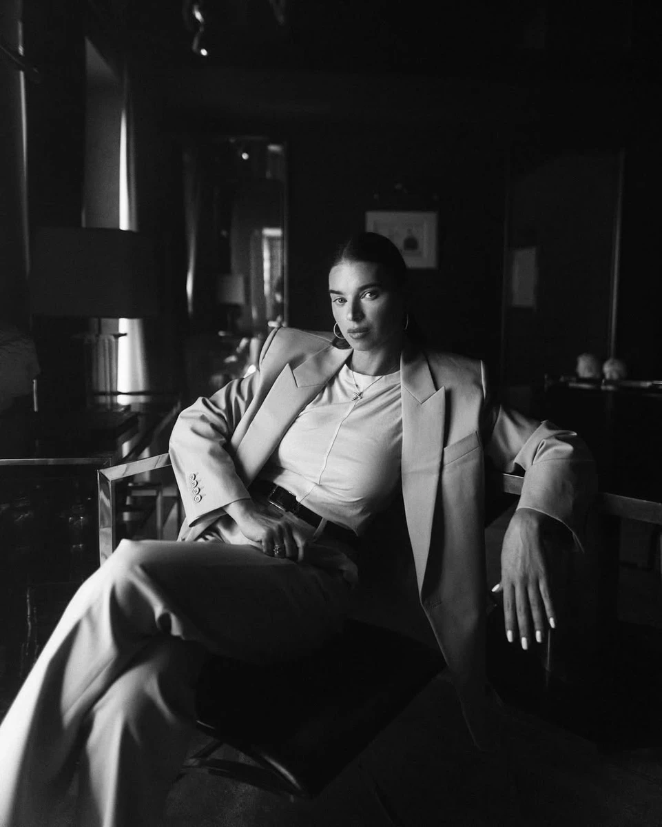 Катерина Усик попозувала для стильних фото