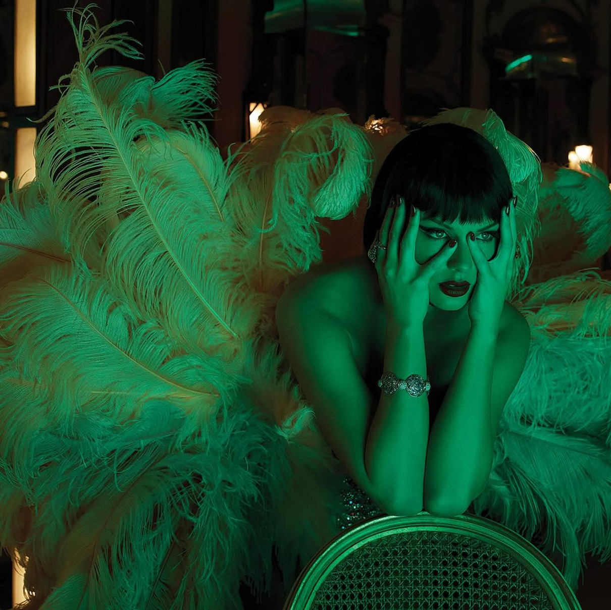 Тейлор Свіфт в стилі ретро-кабаре попозувала для обкладинки альбому