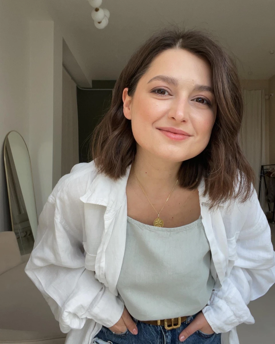 Маша з 15-ти років вирівнює волосся, тому якісний догляд для нього завжди є в її косметичці