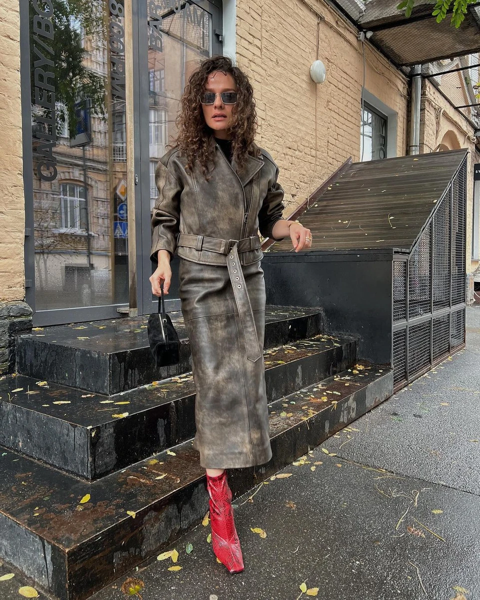 Довга шкіряна спідниця