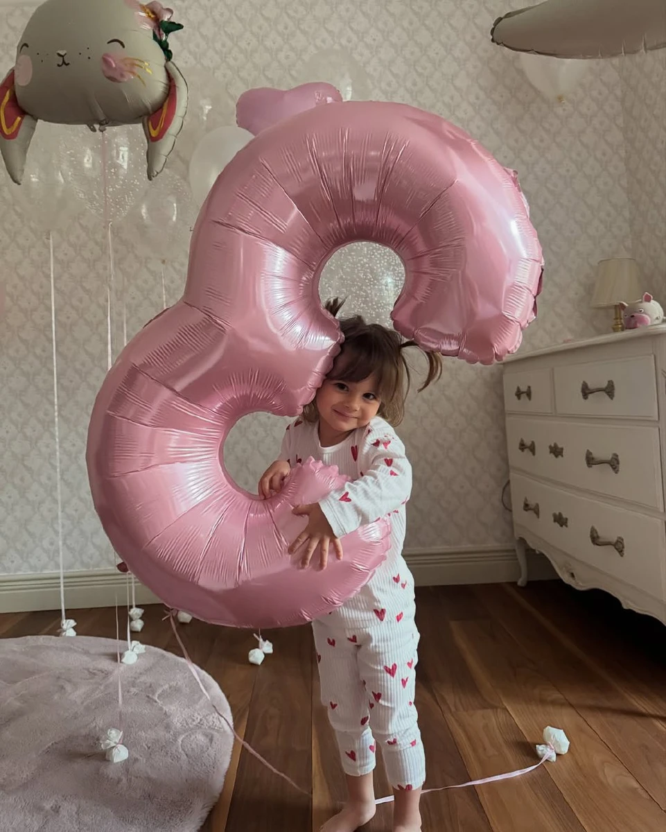 Батьки привітали Юрушеву з самого ранку