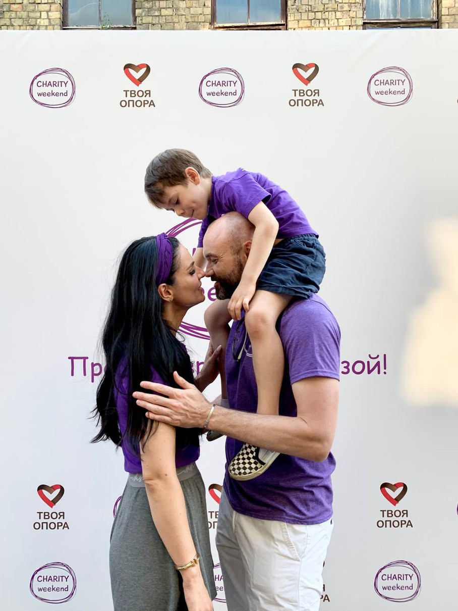 Маша з чоловіком Тимуром і сином Сашком - фото з Благодійного вікенду минулих років