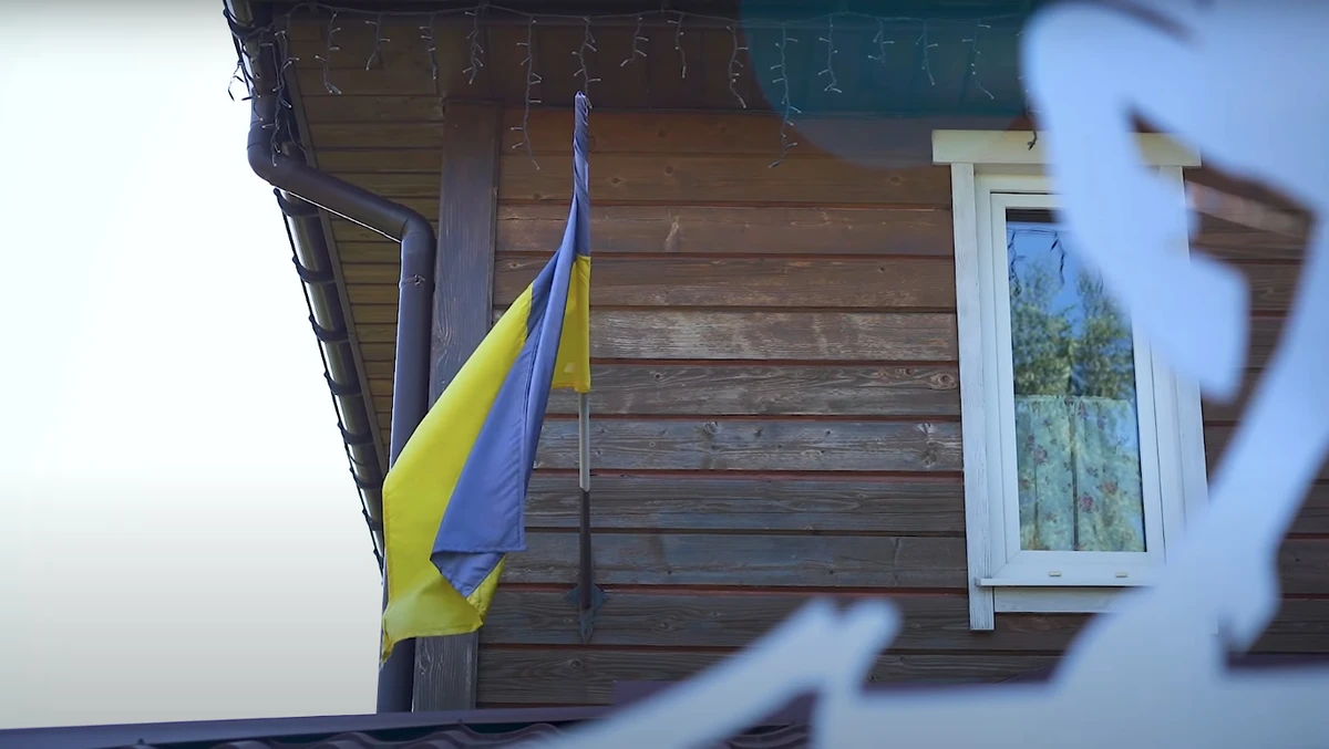 Марічка Падалко прикрасила свій будинок прапором України