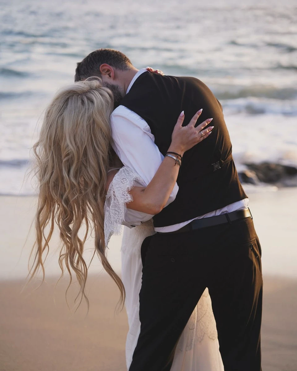 Аліна Гросу зі своїм новим чоловіком