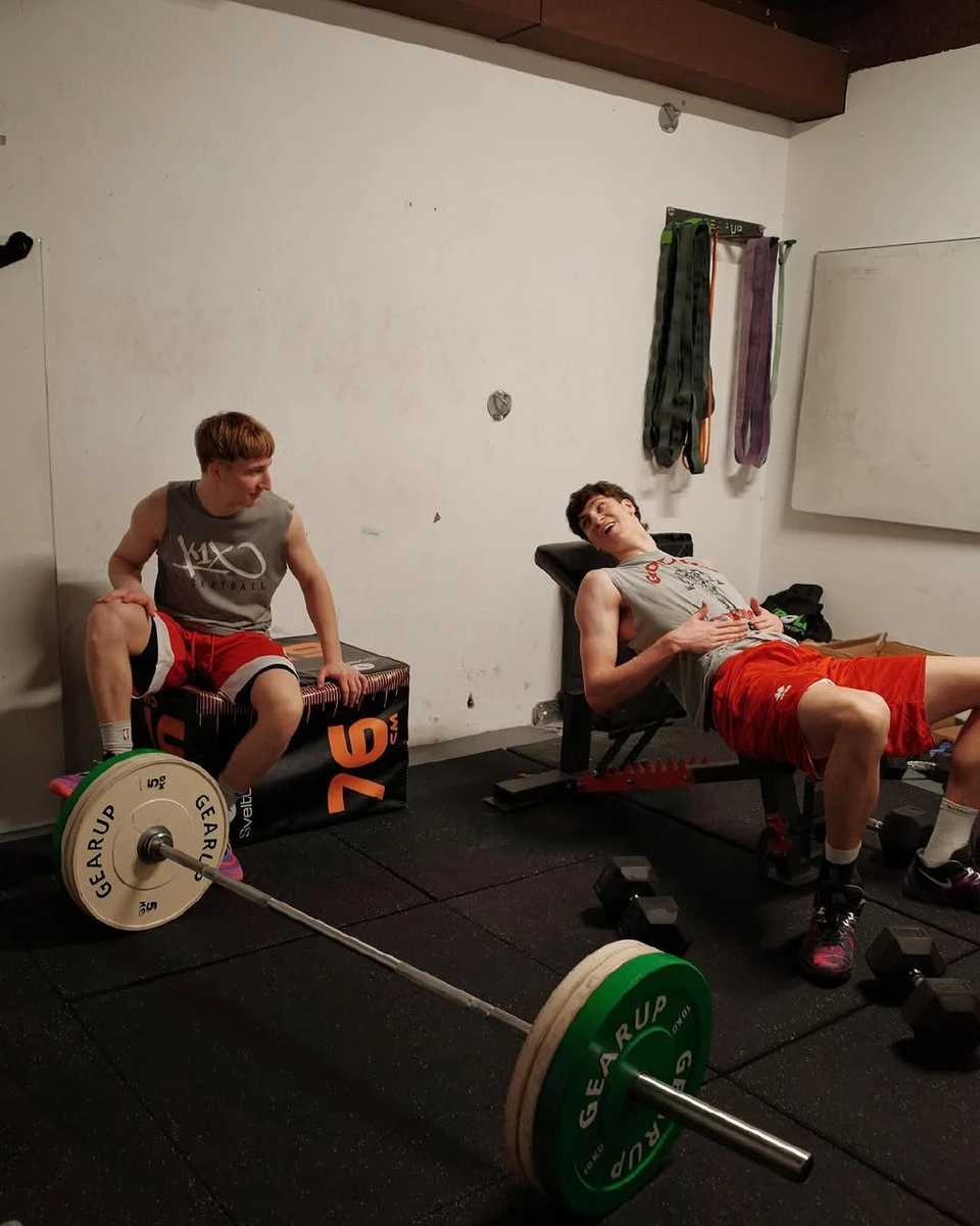 Син Кличка за штангою