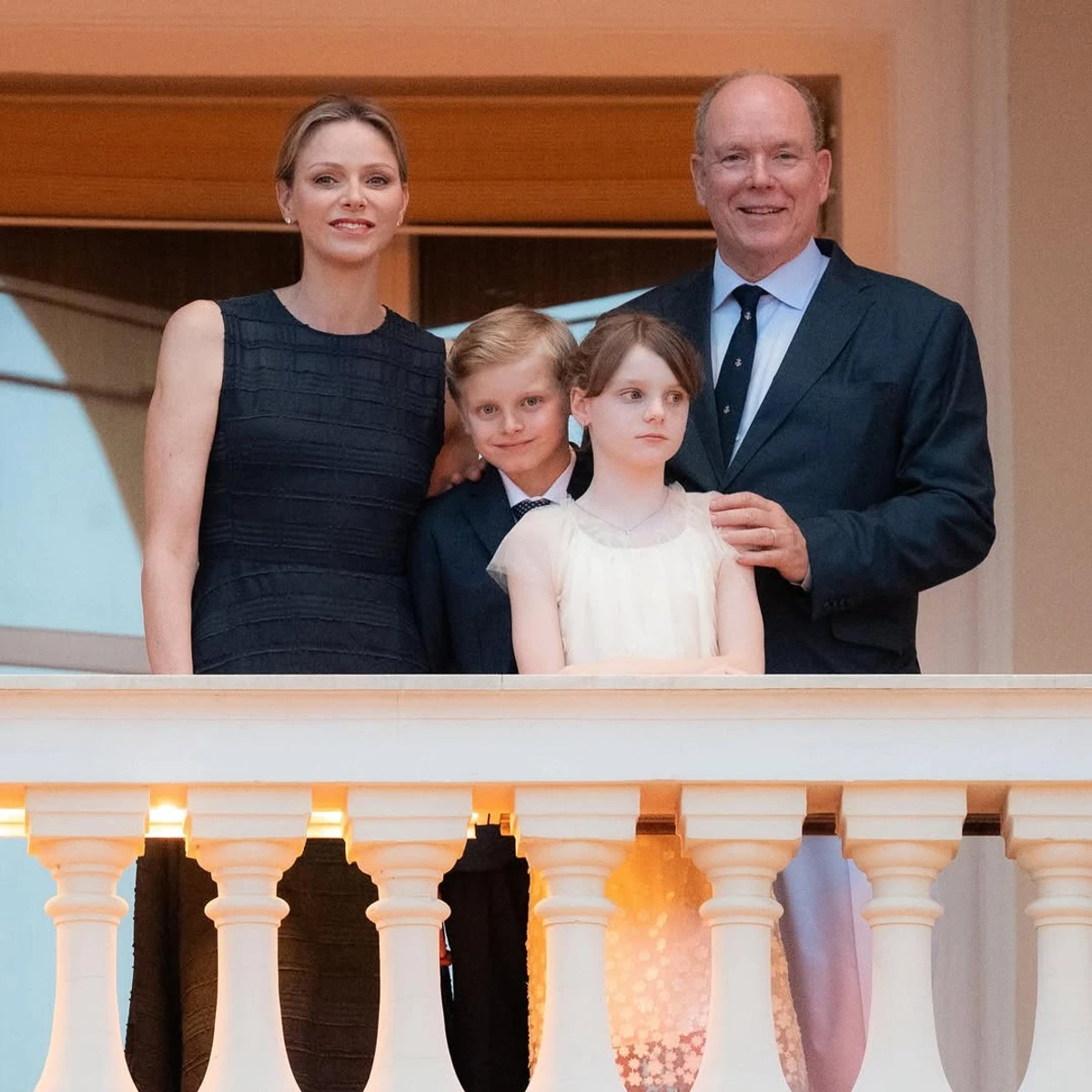 Княгиня Монако з чоловіком і дітьми показалася на церемонії