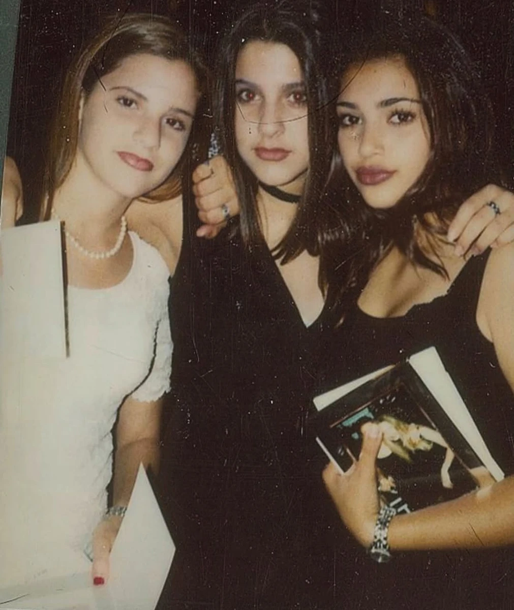 Кім Кардашян похвалилася своїм виглядом у підлітковості