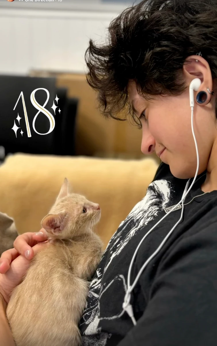 Дженніфер Лопес привітала дітей з 18-річчям