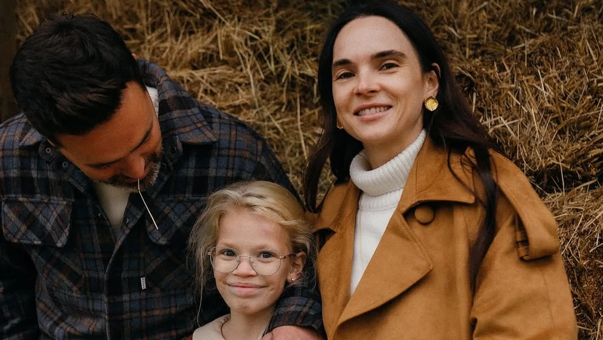 Інна Мірошниченко з донькою та чоловіком