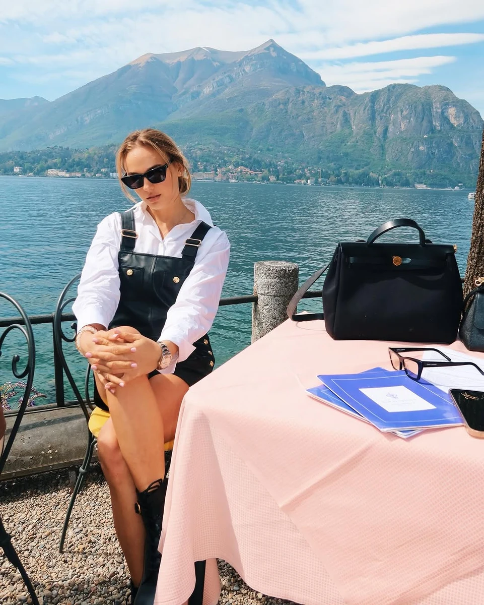 Дар'я Білодід у модному луці показалася біля моря