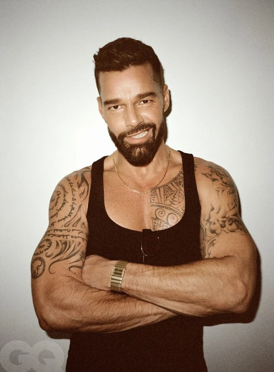 Розлучений співак знову парубкує