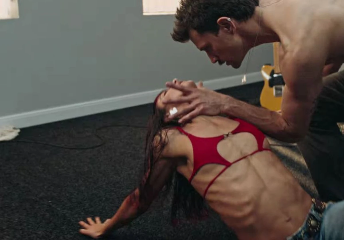 Каднаю та його партнерці вдалося переконливо втілити вайб пісні 