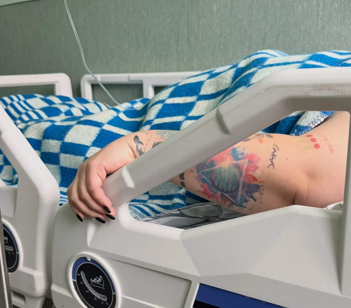 alyona alyona потрапила у лікарню і показала фото