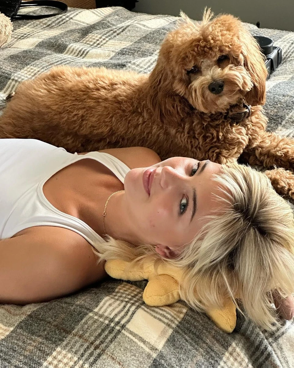 Мії Ріган виповнився 21 рік