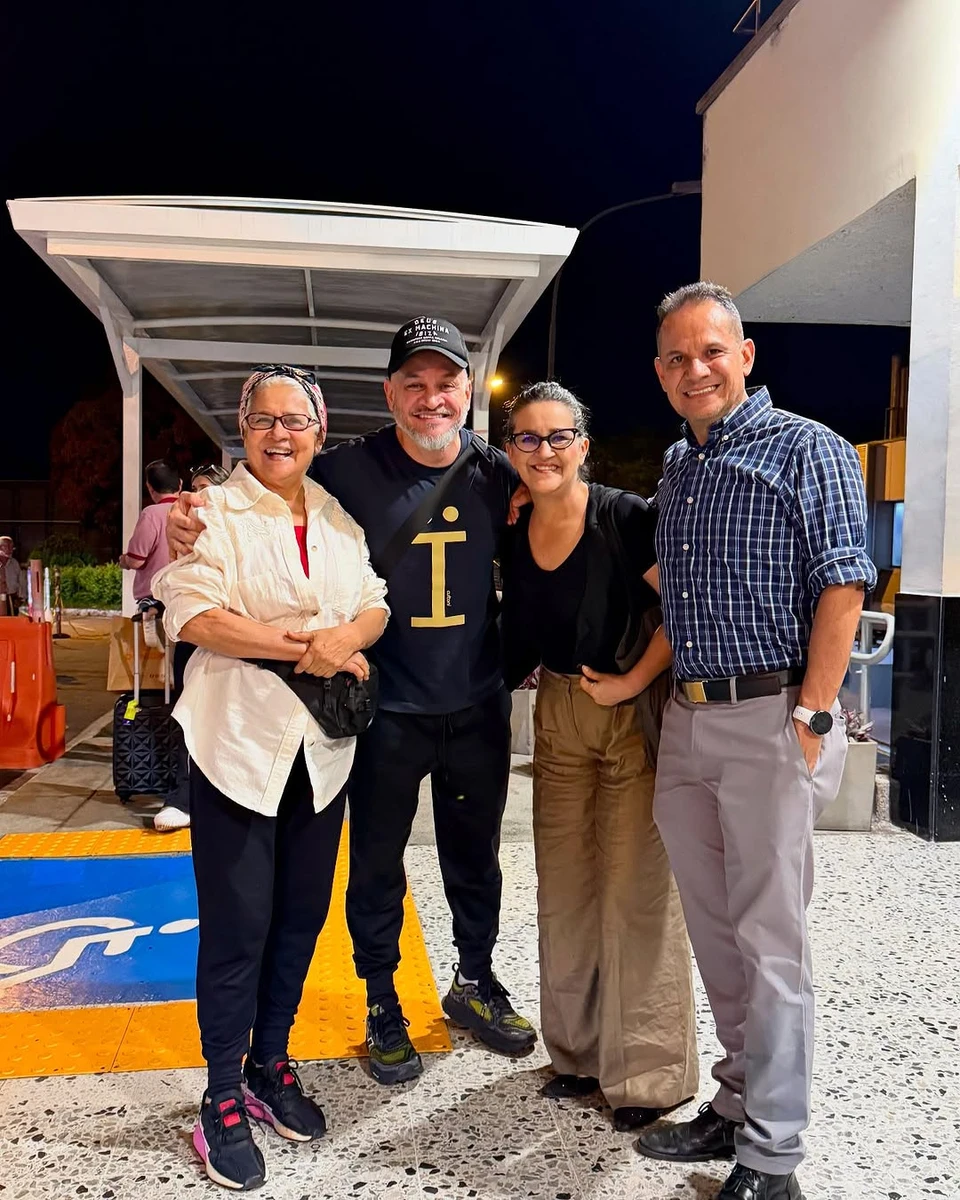 Ектор Хіменес-Браво показався разом із сім'єю у Колумбії