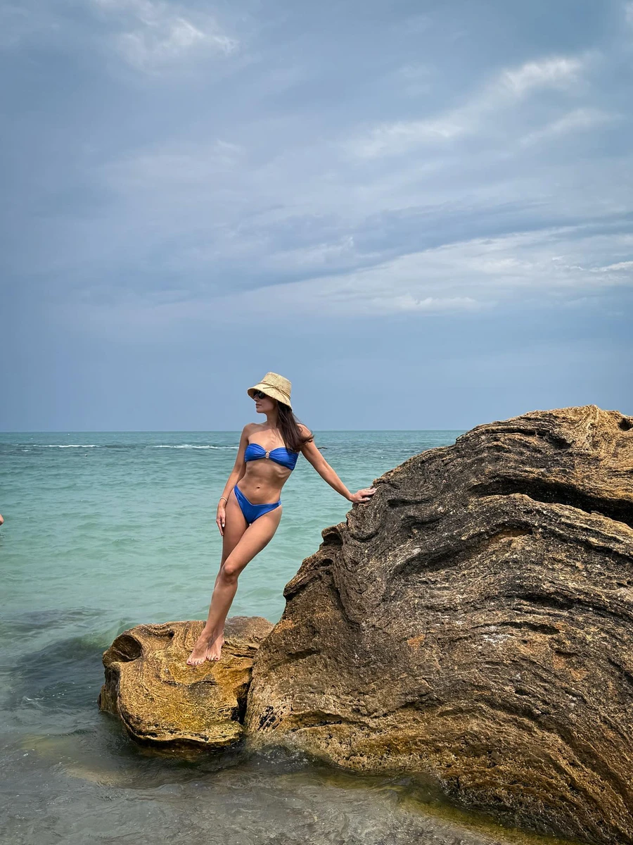 Дочка Філатова в купальнику