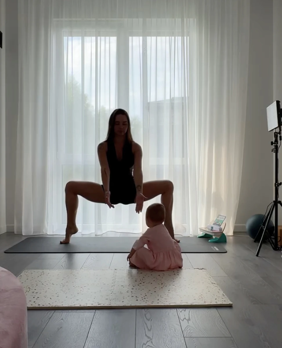 Наталія Татарінцева показала своє тренування з дочкою поряд