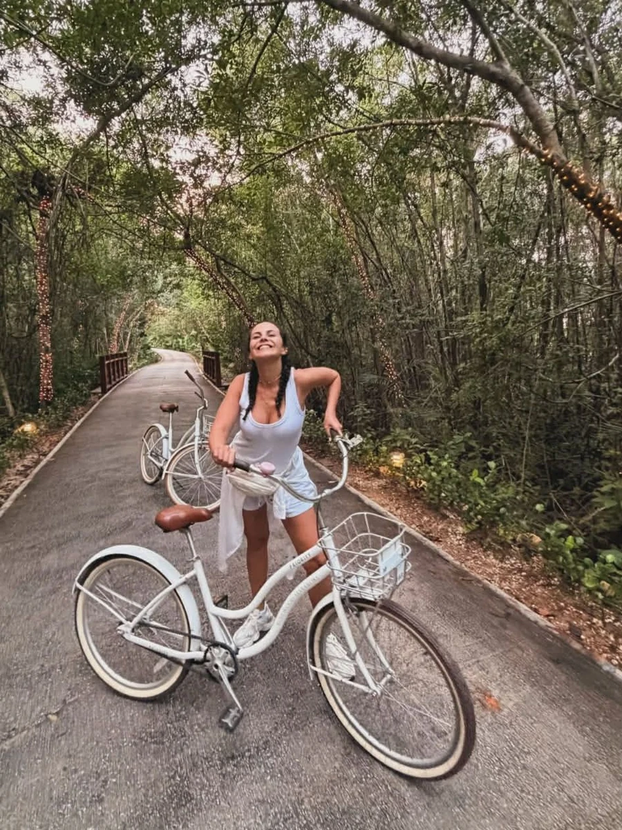 Каменських на велосипеді