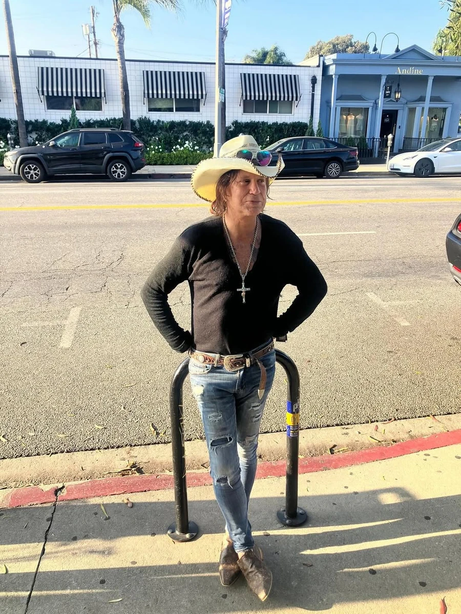 Як Мікі Рурк виглядає зараз