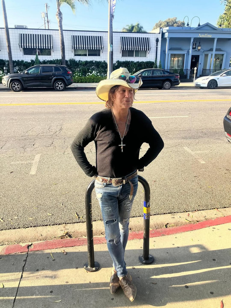 Як Мікі Рурк виглядає зараз