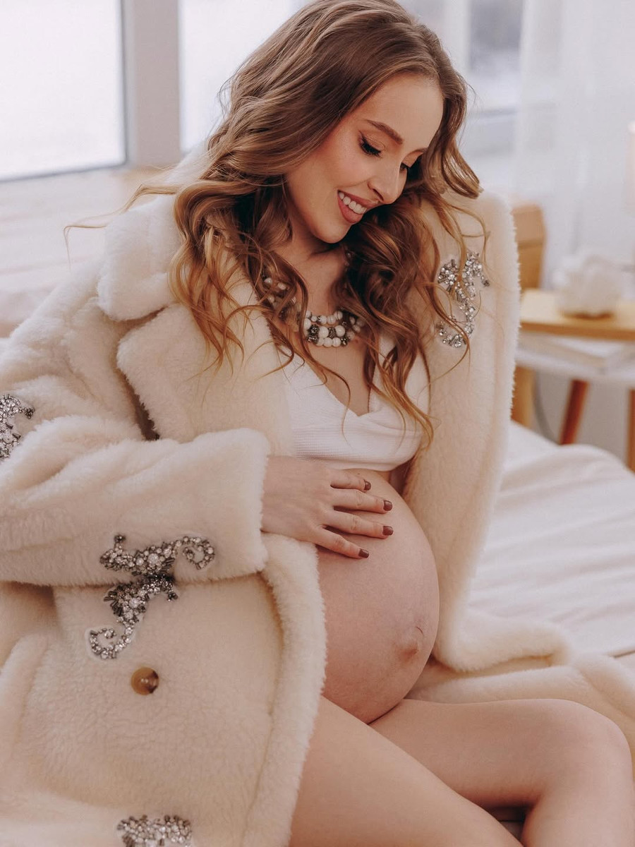 Анна Сагайдачна показалася з вагітним животиком