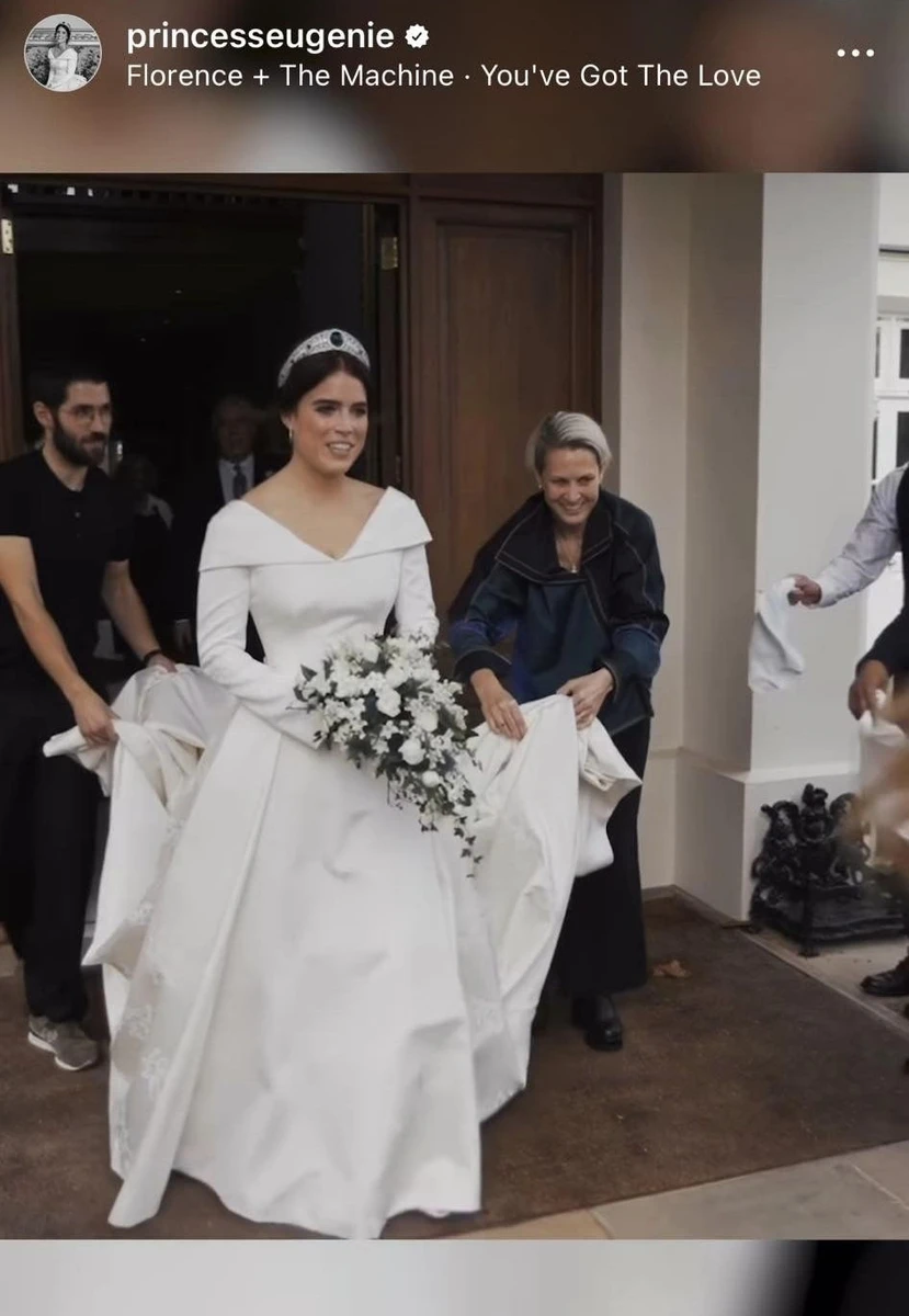 Євгенія - донька скандального принца Ендрю та герцогині Сари, яка тепер опікується коргі королеви Єлизавети 