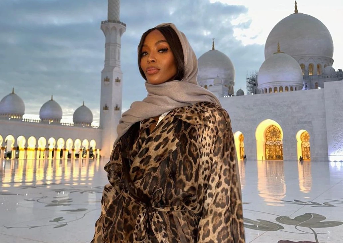 Кемпбелл де тільки не була