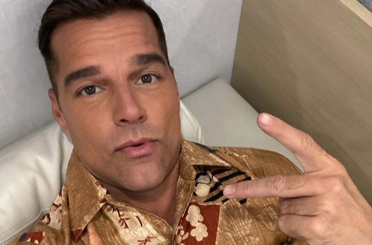 Рікі Мартін робить селфі