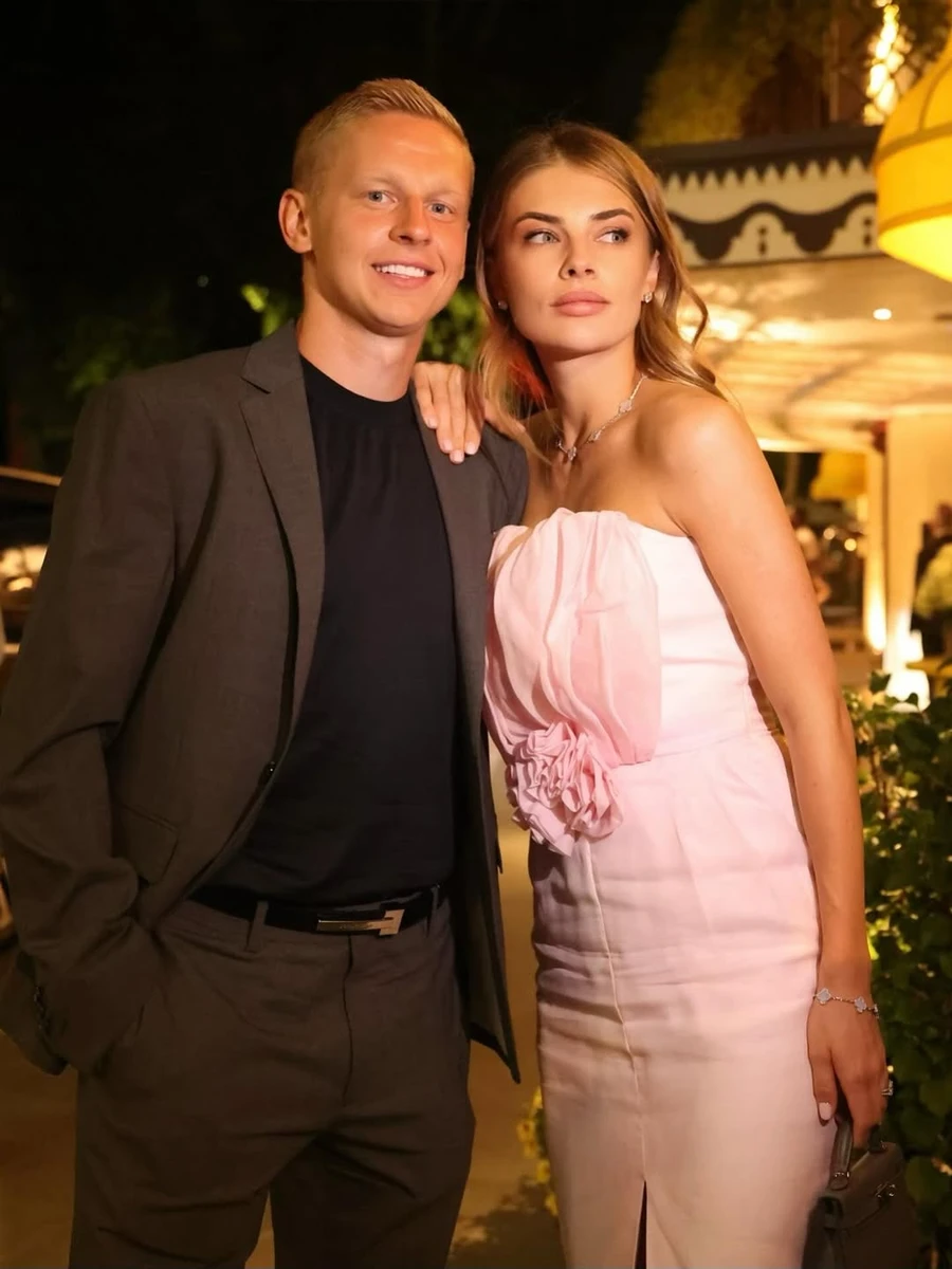 Влада Зінченко попозувала коло свого чоловіка