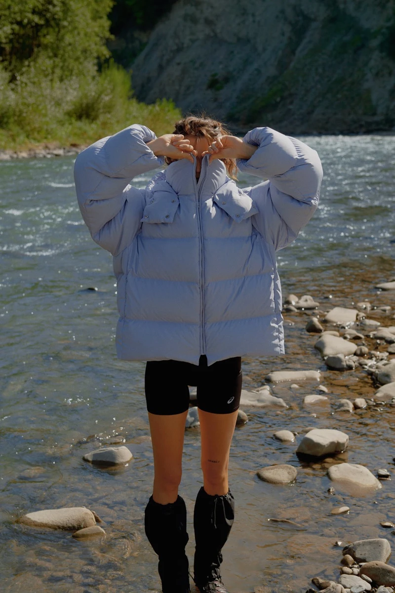 Пуховик і шорти – прекрасне поєднання, на думку Кацуріної