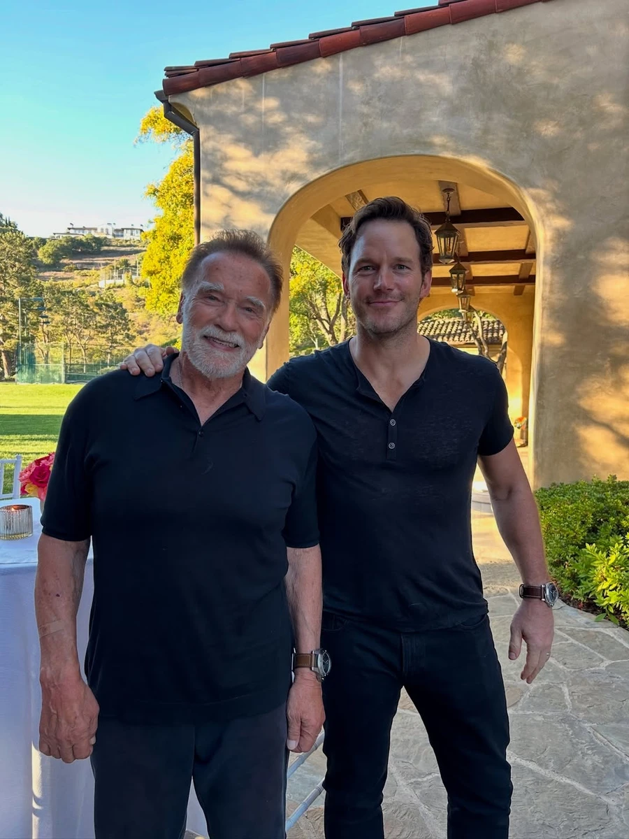 Арнольд Шварценеггер із зятем Крісом Преттом показався на святі онучки