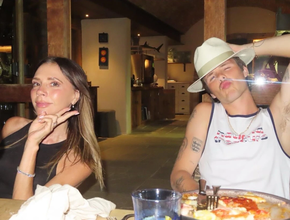 Вікторія Бекхем показалася на відпочинку з сином на милому фото