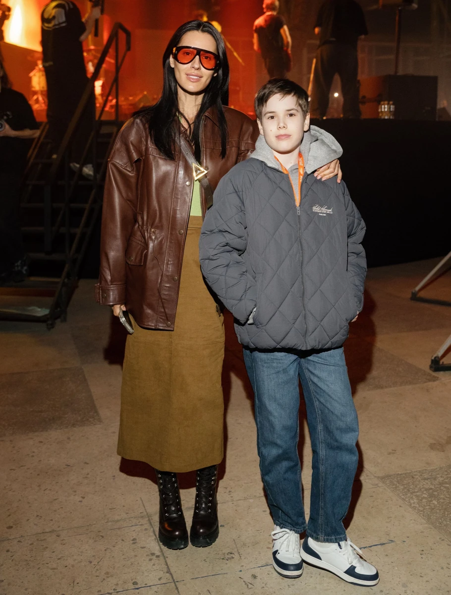 Маша Єфросиніна з сином попозувала на концерті Дантеса