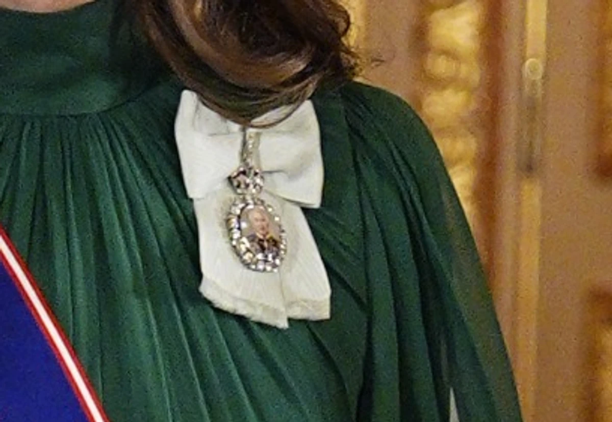 Кейт Міддлтон на банкеті з'явилася з портретом короля Чарльза