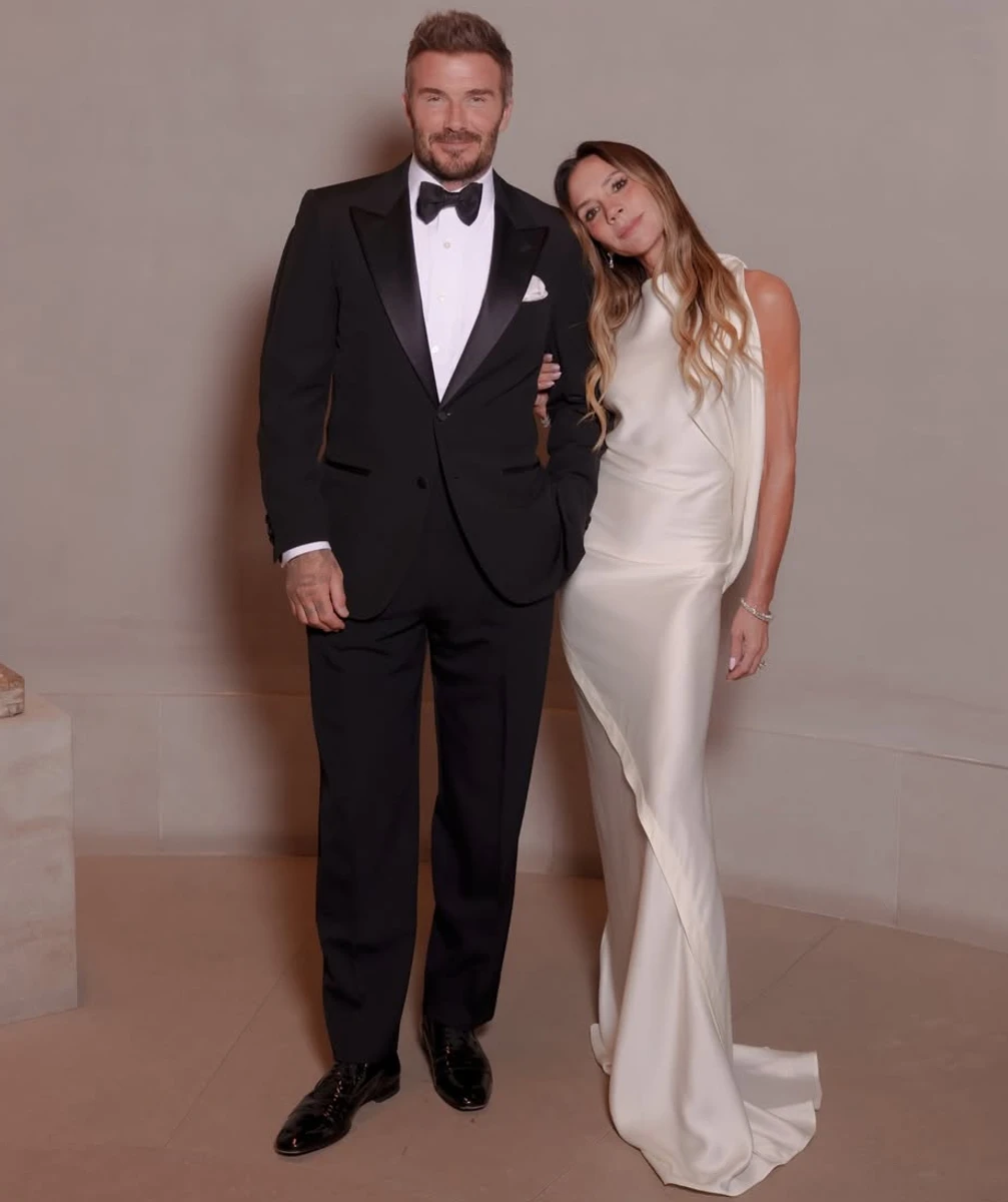 Девід і Вікторія Бекхем в ошатних луках попозували на вечірці