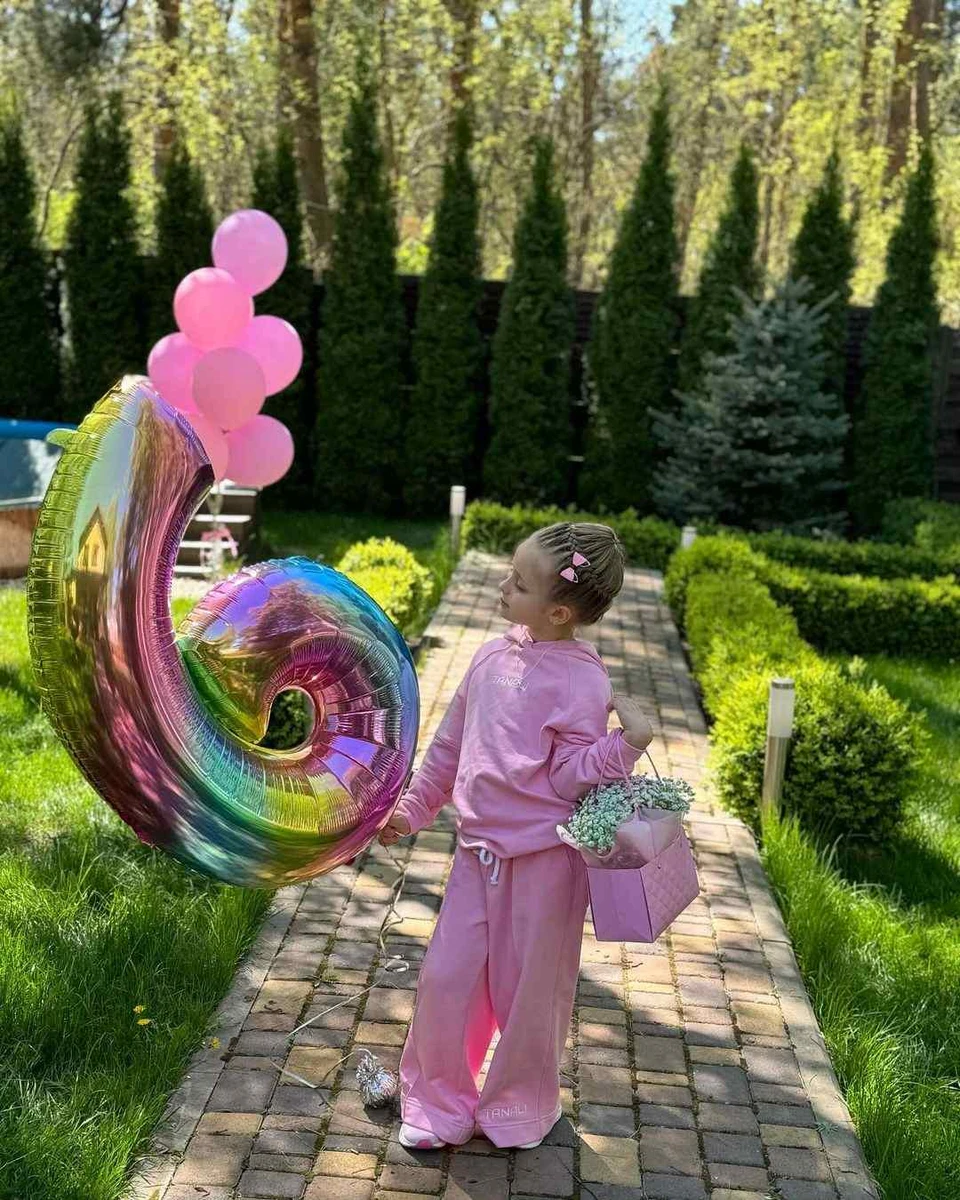 Здається, ми знаємо, який у Поліни улюблений колір