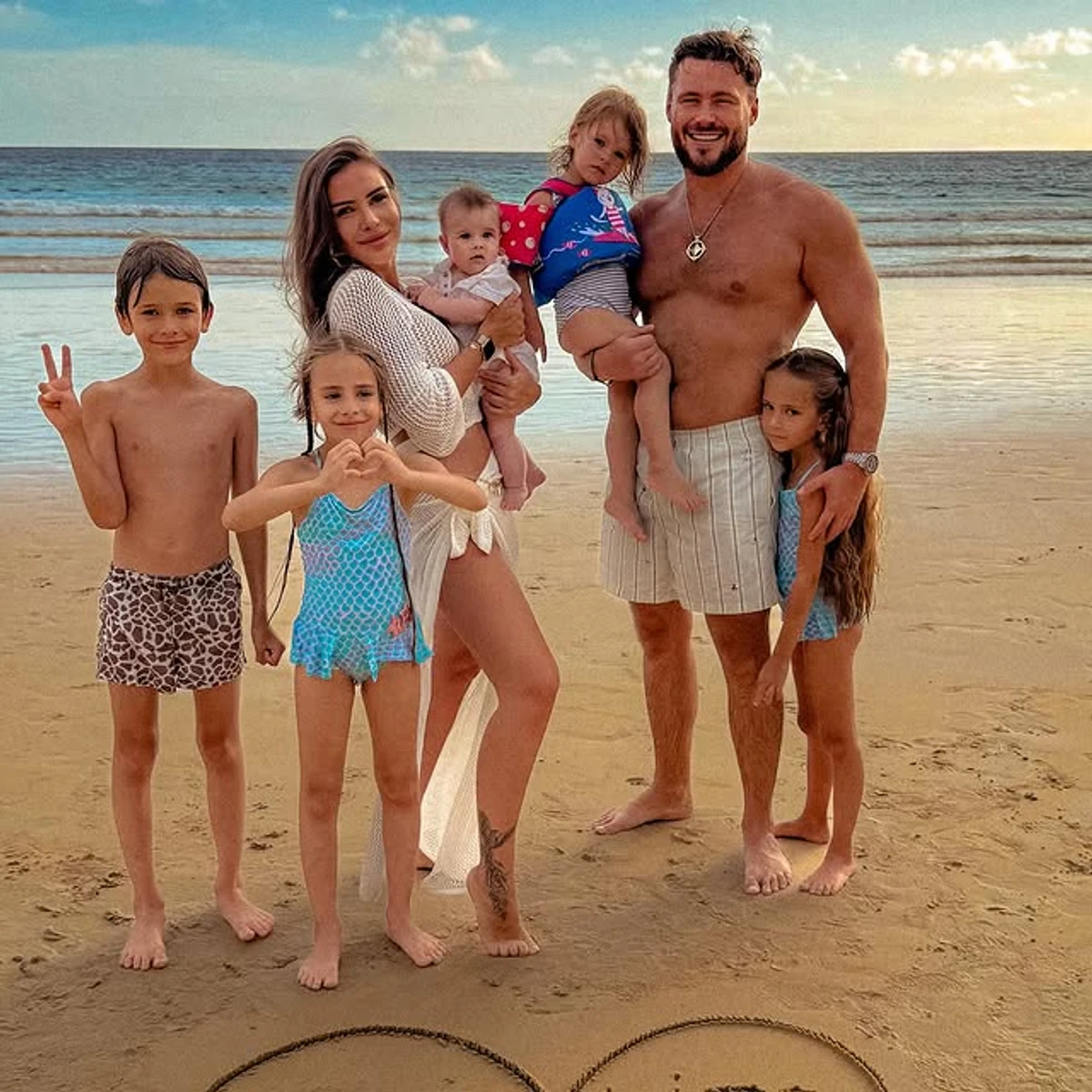 Софія Стужук, яка живе за кордоном і знімає для РФ, отримала підозру за ухилення від податків