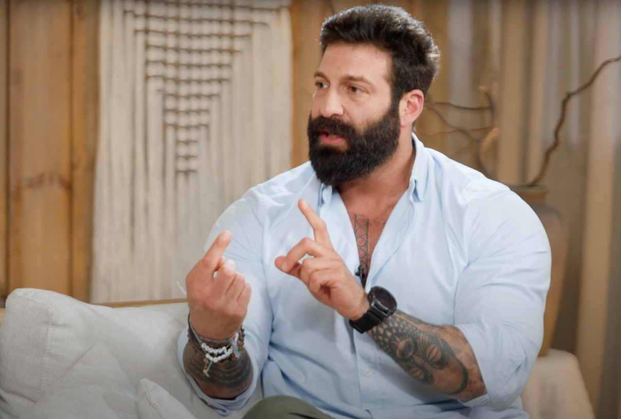 До речі, зі своєю ексдружиною Марією ведучий залишився в хороших і дружніх стосунках, адже вони хочуть дати гарне виховання їхній 10-річній дочці Санті-Луні