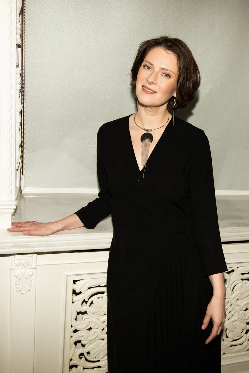 Саша Довжик - директорка INDEX, письменниця й редакторка, авторка, кураторка проєктів й дослідниця культури