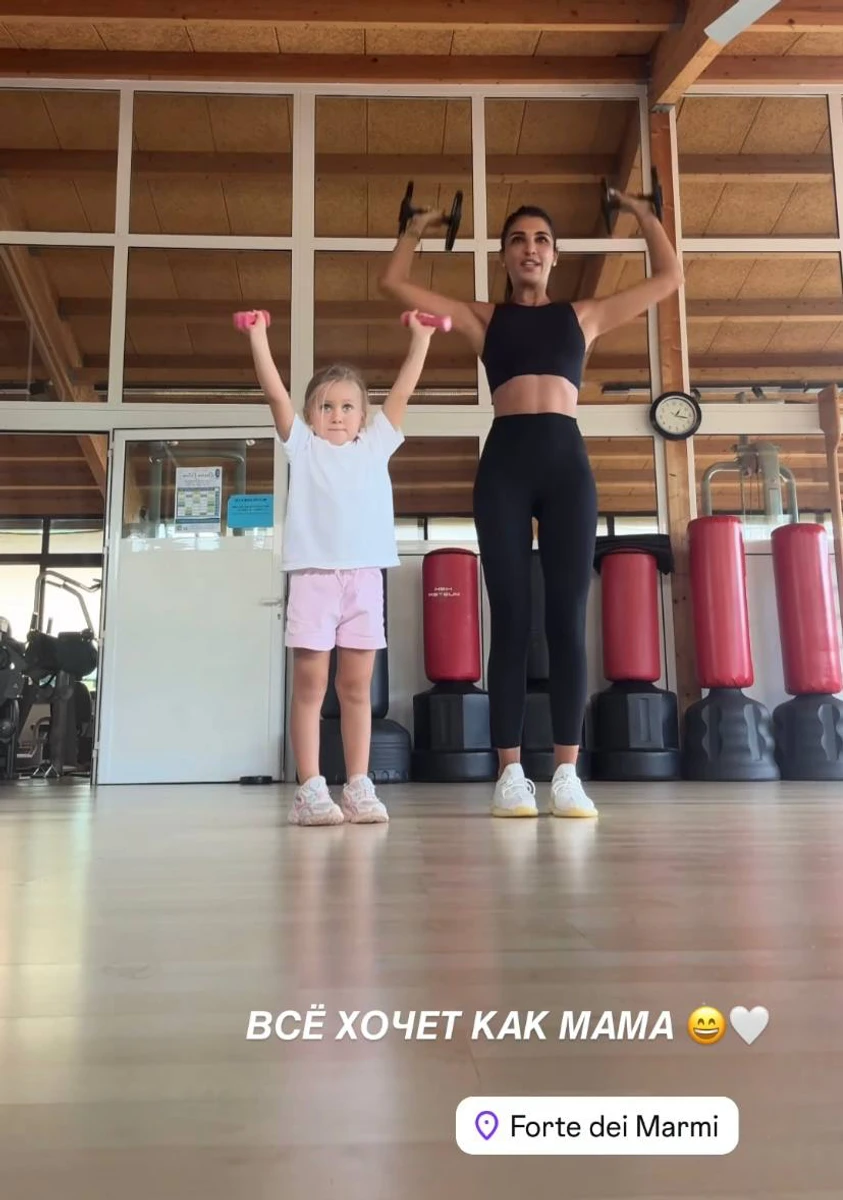 Санта Дімопулос із дочкою