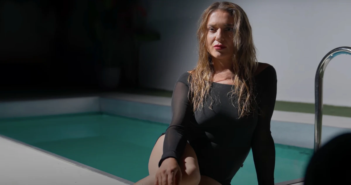 Наталія Могилевська у боді посвітила стегнами для кліпу