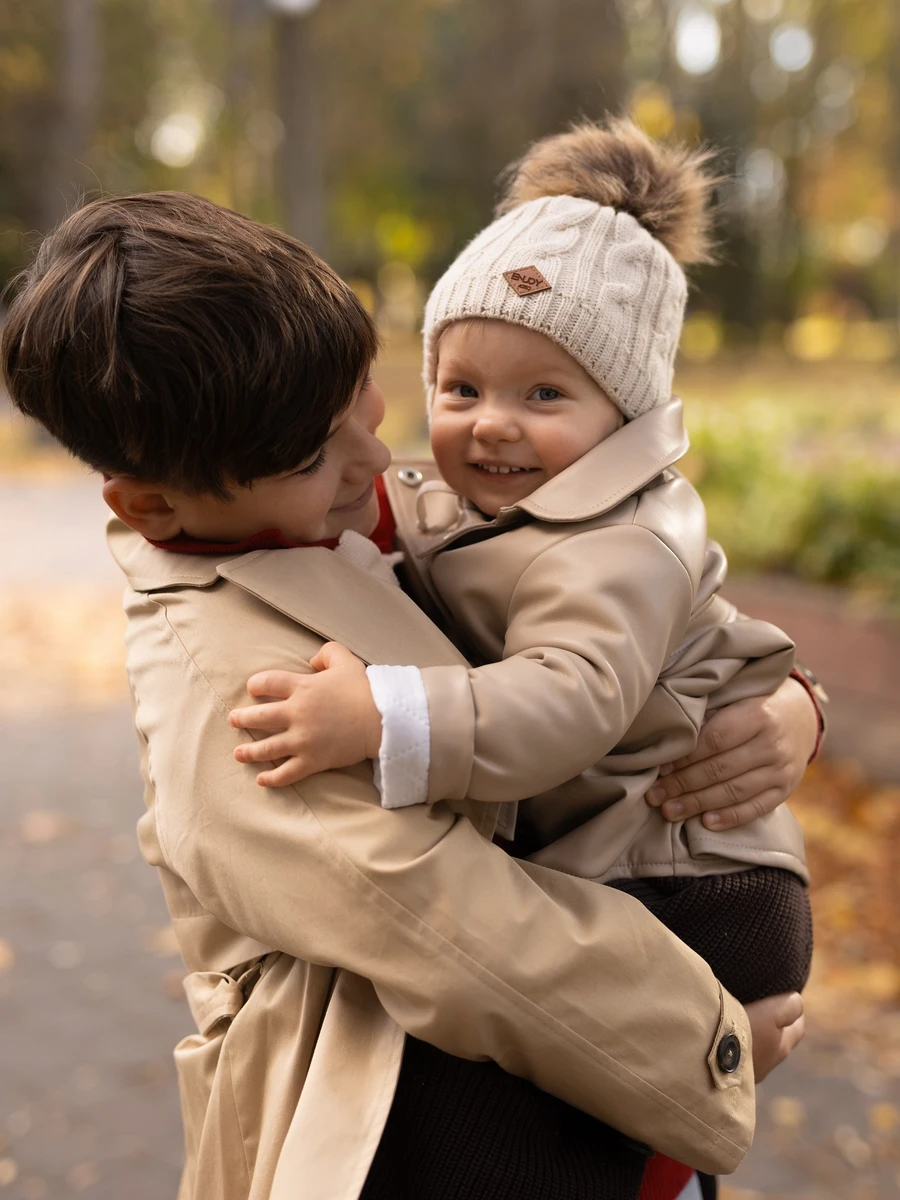 Старший брат Данило і менша сестричка Віруня - це любов 