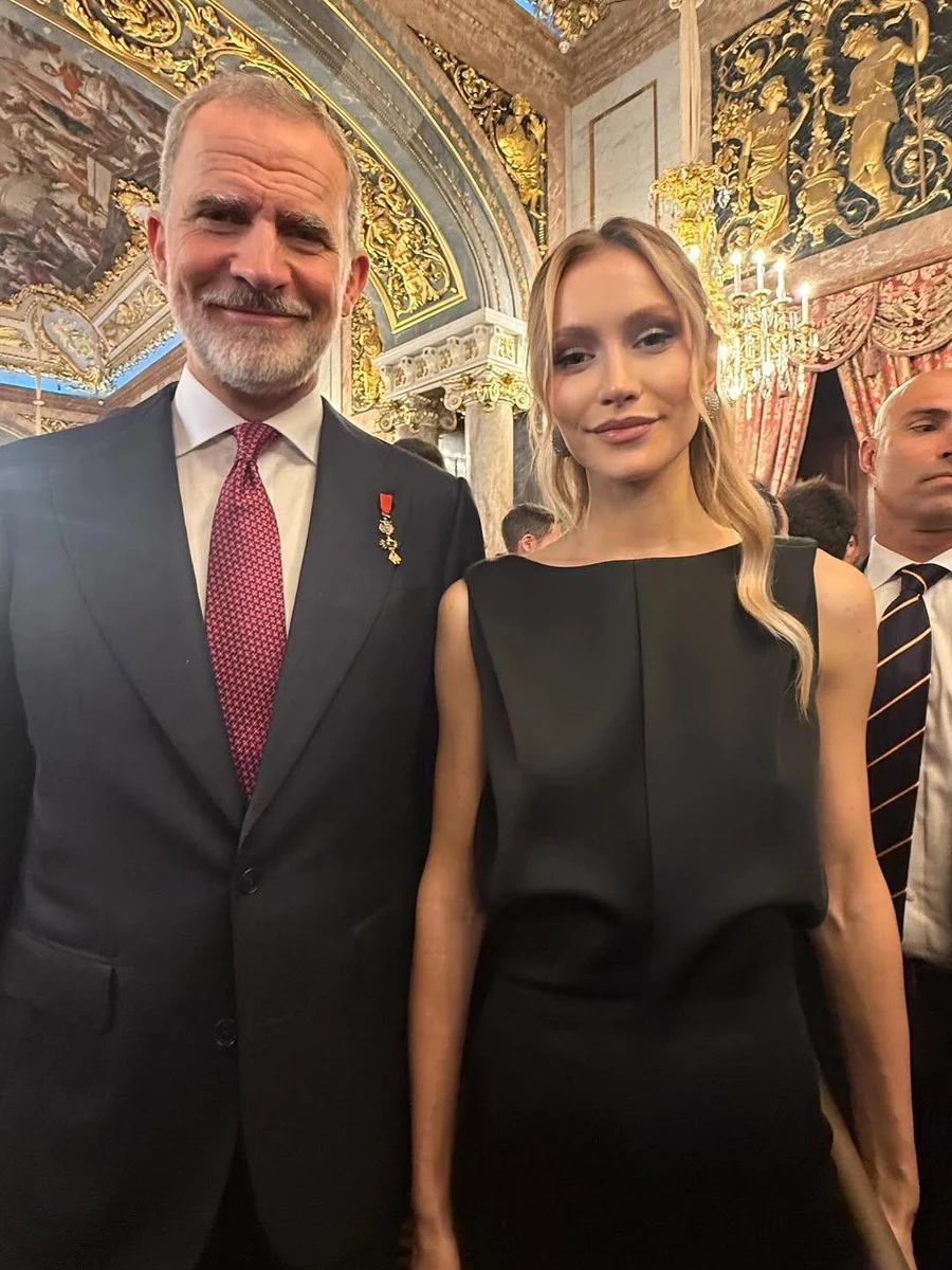 Міс Всесвіт Україна-2025 Софія Ткачук попозувала з королем Іспанії