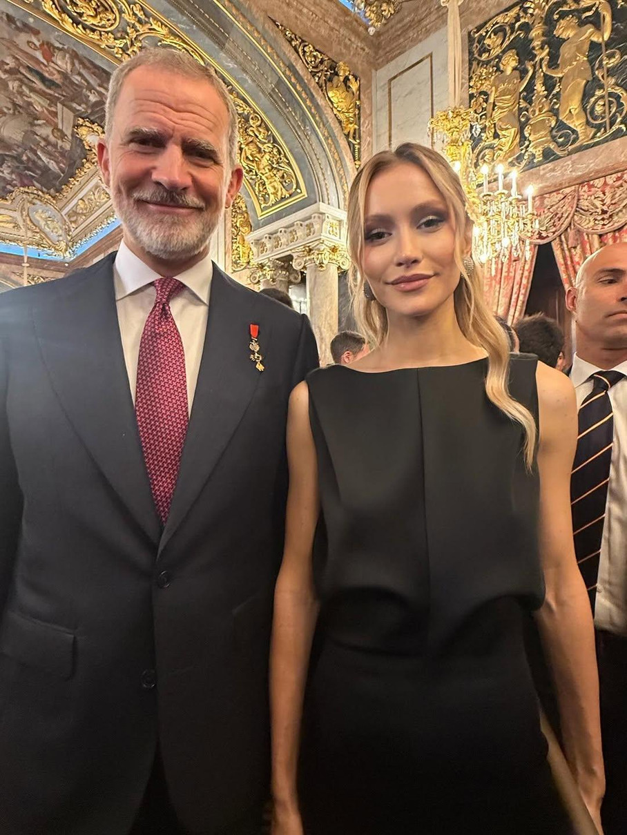 Міс Всесвіт Україна-2025 Софія Ткачук попозувала з королем Іспанії