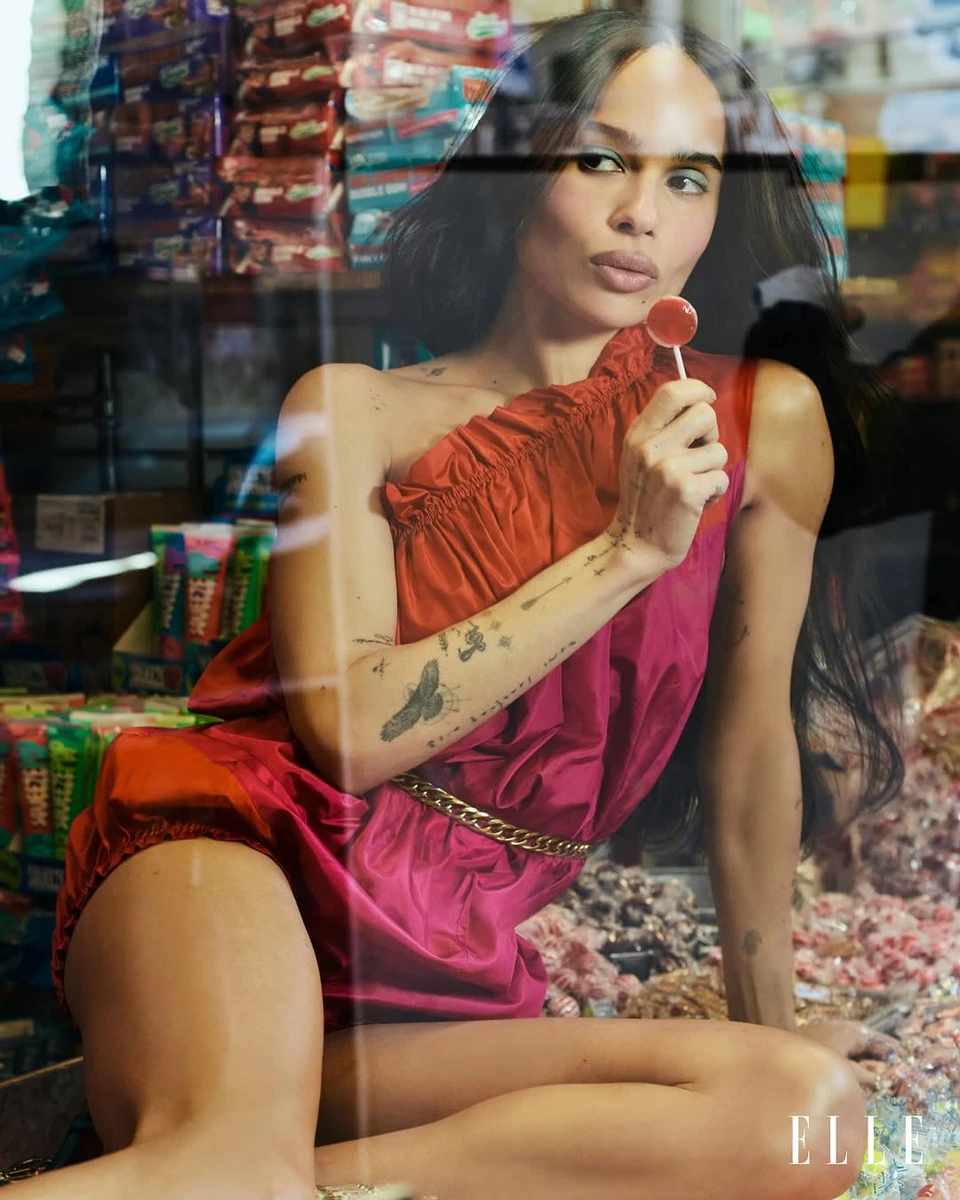 Зої Кравіц у витонченому образі попозувала для обкладинки